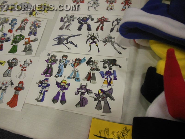 BotCon 2013   The Transformers Convention Dealer Room Image Gallery   OVER 500 Images  (385 of 582)